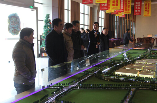 中原国际商贸城商会会长陈建国一行参观周口华耀城