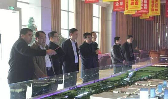 工商银行周口分行新任行长王明峰一行参观周口华耀城