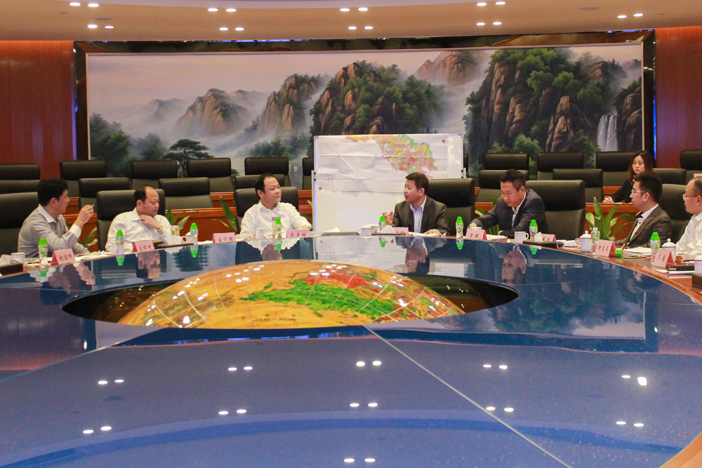 【简讯】平顶山市新华区委书记乔彦强一行到访华耀城总部