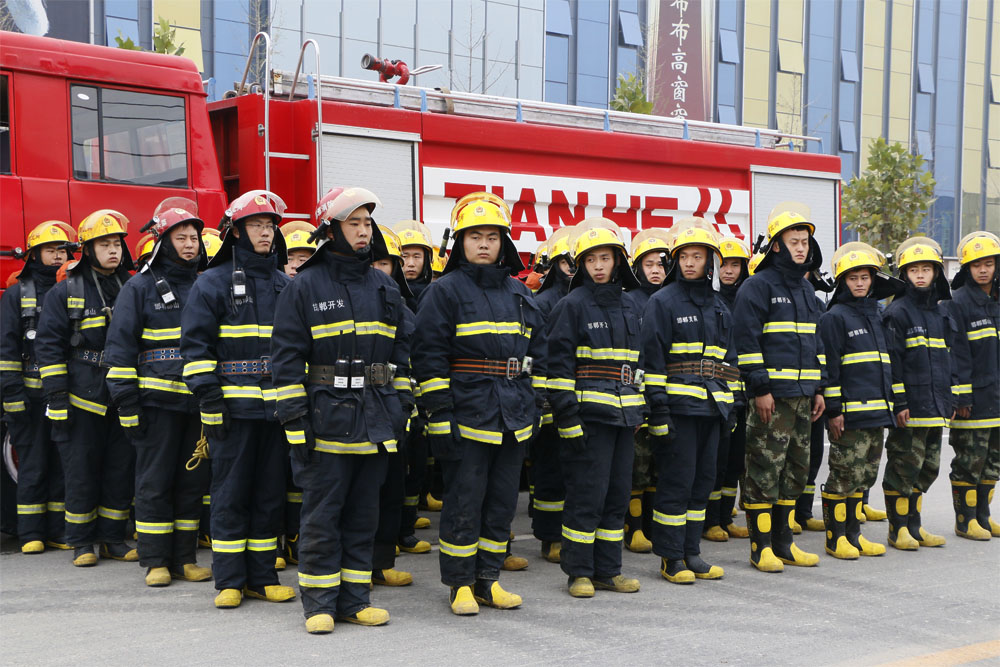 消防演练进华耀，警民共筑防火墙