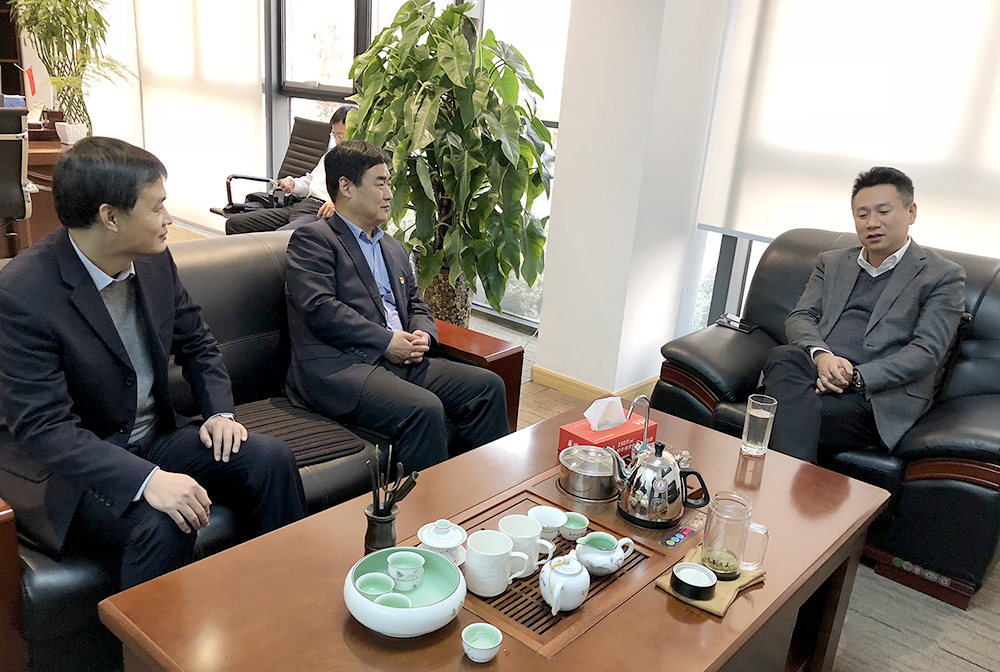 中国银行邯郸分行副行长尹树群莅临邯郸华耀城参观考察