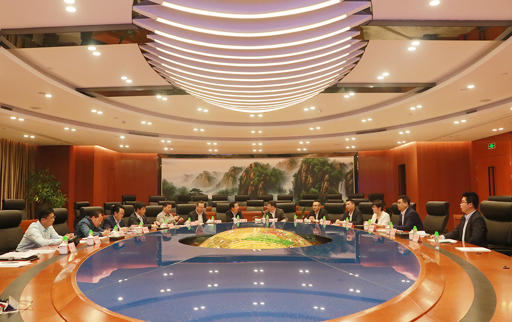 德州市人民政府副市长商怀君莅临华耀城集团总部参观考察