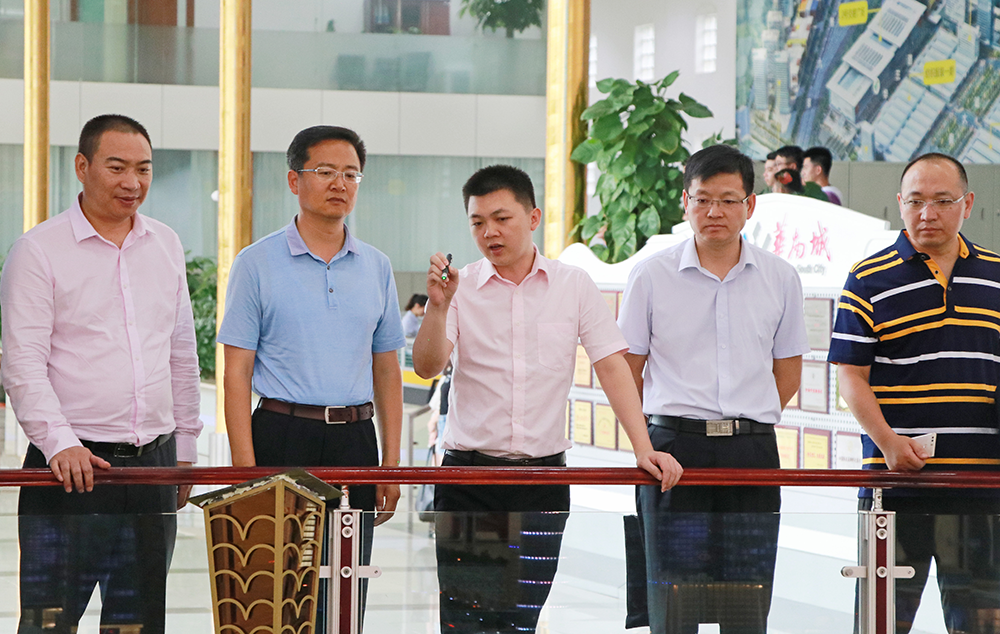 简讯丨德州市德城区委常委、统战部部长孟宇来访华耀城集团总部   