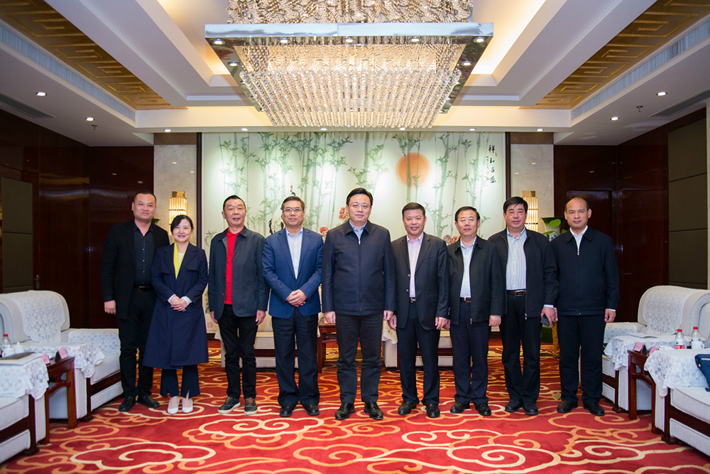 德州市委副书记、市长陈飞会见华耀城集团董事长林贤富一行