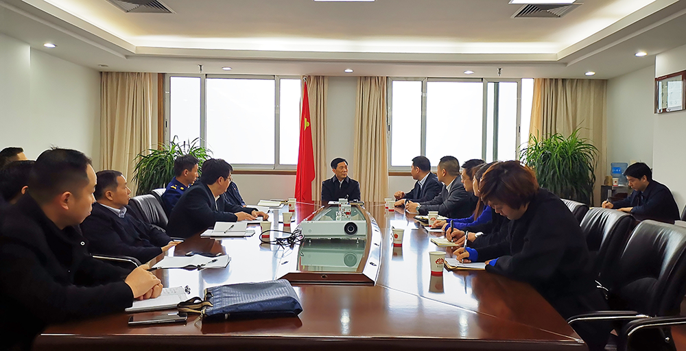 洛阳市委常委、市政府党组成员王琰君会见华耀城集团董事长林贤富