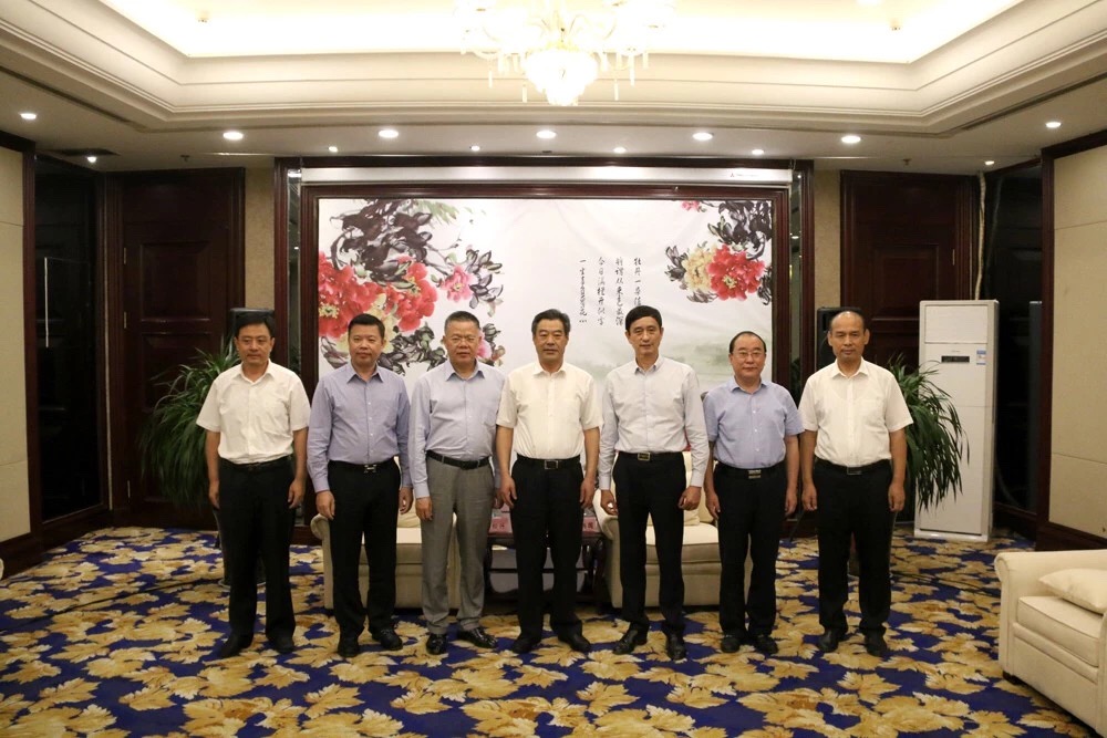 德州市委副书记、市长刘炳国会见华南城集团董事局主席郑松兴、香港毅德集团董事局主席王再兴、华耀城集团董事长林贤富